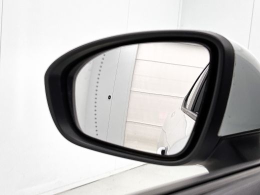 Renault Clio 1.0 TCe Zen / 6Versn. / 5drs./ Pdc./ Airco / Navigatie / Radio multimedia / Apk 04-2027 ActivLease financial lease