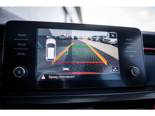 Skoda Kamiq 1.0 TSI Sport Business | Achteruitrijcamera | Full-LED koplampen | Lichtmetalen velgen 18" ActivLease financial lease