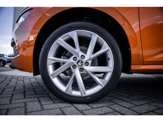 Skoda Kamiq 1.0 TSI Sport Business | Achteruitrijcamera | Full-LED koplampen | Lichtmetalen velgen 18" ActivLease financial lease