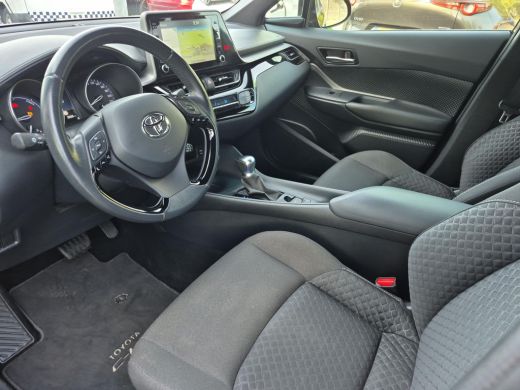 Toyota C-HR 1.8 Hybrid Active | Navigatie | Apple CarPlay/Android auto || Achteruitrijcamera ActivLease financial lease