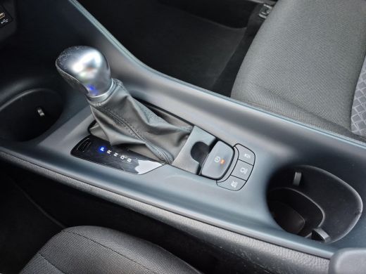 Toyota C-HR 1.8 Hybrid Active | Navigatie | Apple CarPlay/Android auto || Achteruitrijcamera ActivLease financial lease