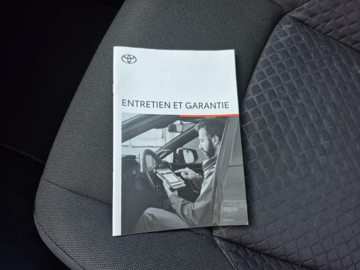 Toyota C-HR 1.8 Hybrid Active | Navigatie | Apple CarPlay/Android auto || Achteruitrijcamera ActivLease financial lease