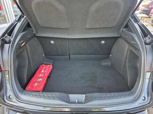 Toyota C-HR 1.8 Hybrid Active | Navigatie | Apple CarPlay/Android auto || Achteruitrijcamera ActivLease financial lease