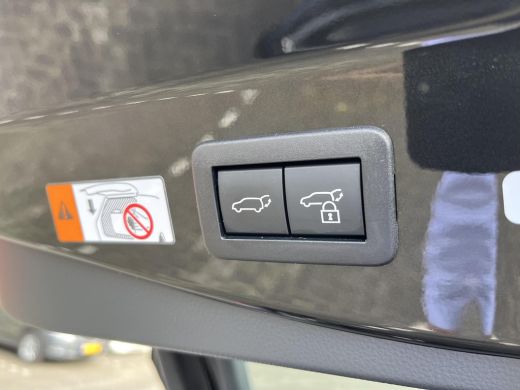 Toyota C-HR 2.0 Plug-in Hybrid 220 Executive | Navigatie | Apple CarPlay/Android auto | Achteruitrijcamera | ... ActivLease financial lease