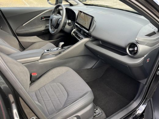 Toyota C-HR 2.0 Plug-in Hybrid 220 Executive | Navigatie | Apple CarPlay/Android auto | Achteruitrijcamera | ... ActivLease financial lease