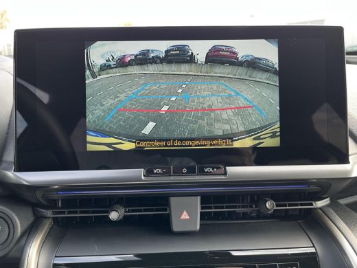 Toyota C-HR 2.0 Plug-in Hybrid 220 Executive | Navigatie | Apple CarPlay/Android auto | Achteruitrijcamera | ... ActivLease financial lease