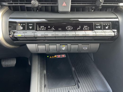 Toyota C-HR 2.0 Plug-in Hybrid 220 Executive | Navigatie | Apple CarPlay/Android auto | Achteruitrijcamera | ... ActivLease financial lease