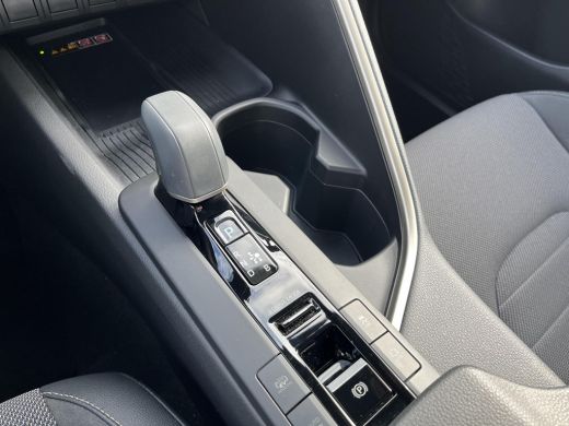 Toyota C-HR 2.0 Plug-in Hybrid 220 Executive | Navigatie | Apple CarPlay/Android auto | Achteruitrijcamera | ... ActivLease financial lease