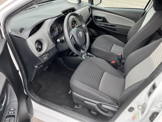 Toyota Yaris 1.5 Hybrid Aspiration | Navigatie | Achteruitrijcamera | Cruise control ActivLease financial lease