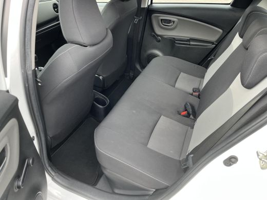 Toyota Yaris 1.5 Hybrid Aspiration | Navigatie | Achteruitrijcamera | Cruise control ActivLease financial lease