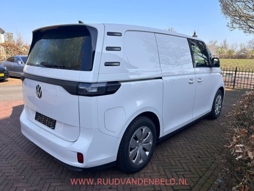 Volkswagen ID. Buzz Cargo Cargo 77kWh 3-ZITS / TREKHAAK / LED / CARPLAY ActivLease financial lease