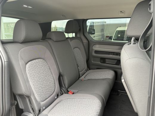 Volkswagen ID. Buzz Pro Bulli Limited 286 PK | 79 kWh | 5 Zits | Trekhaak | 20" Velgen | Navigatie ActivLease financial lease