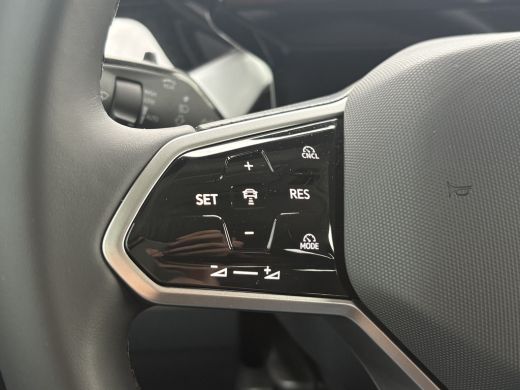 Volkswagen ID. Buzz Pro Bulli Limited 286 PK | 79 kWh | 5 Zits | Trekhaak | 20" Velgen | Navigatie ActivLease financial lease