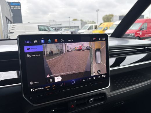 Volkswagen ID. Buzz Pro Bulli Limited 286 PK | 79 kWh | 5 Zits | Trekhaak | 20" Velgen | Navigatie ActivLease financial lease