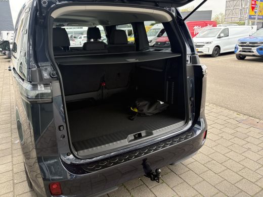 Volkswagen ID. Buzz Pro Bulli Limited 286 PK | 79 kWh | 5 Zits | Trekhaak | 20" Velgen | Navigatie ActivLease financial lease