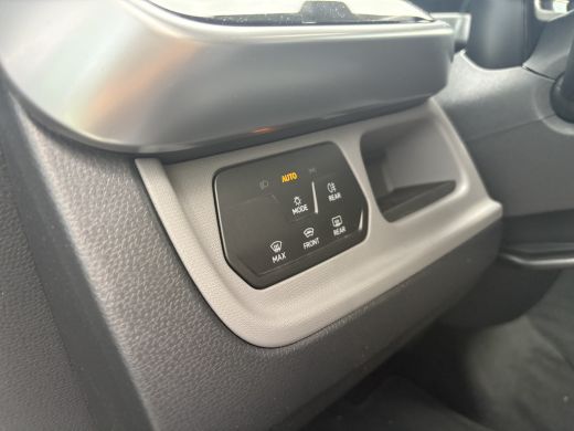 Volkswagen ID. Buzz Pro Bulli Limited 286 PK | 79 kWh | 5 Zits | Trekhaak | 20" Velgen | Navigatie ActivLease financial lease