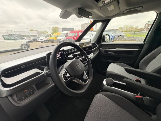 Volkswagen ID. Buzz Pro Bulli Limited 286 PK | 79 kWh | 5 Zits | Trekhaak | 20" Velgen | Navigatie ActivLease financial lease