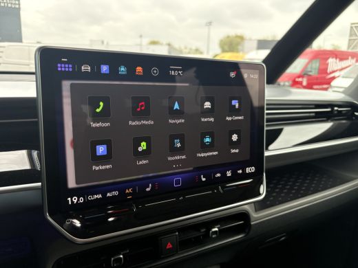 Volkswagen ID. Buzz Pro Bulli Limited 286 PK | 79 kWh | 5 Zits | Trekhaak | 20" Velgen | Navigatie ActivLease financial lease