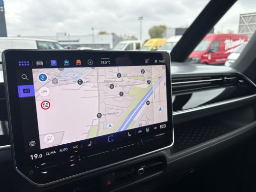 Volkswagen ID. Buzz Pro Bulli Limited 286 PK | 79 kWh | 5 Zits | Trekhaak | 20" Velgen | Navigatie ActivLease financial lease