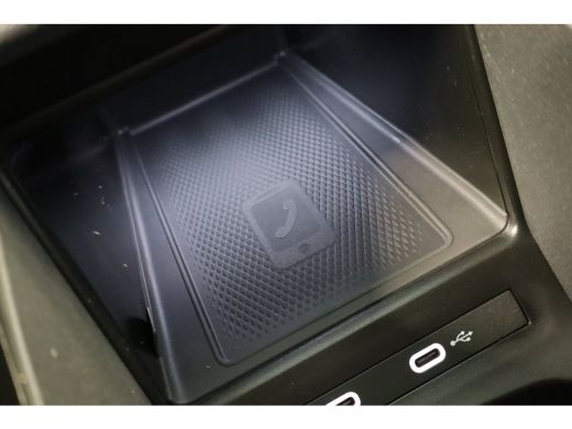 Volkswagen ID.4 Limited Edition Inclusief &euro;2000,- inruilvoordeel | Trekhaak | 'App-Connect' draadloze smartphone ... ActivLease financial lease