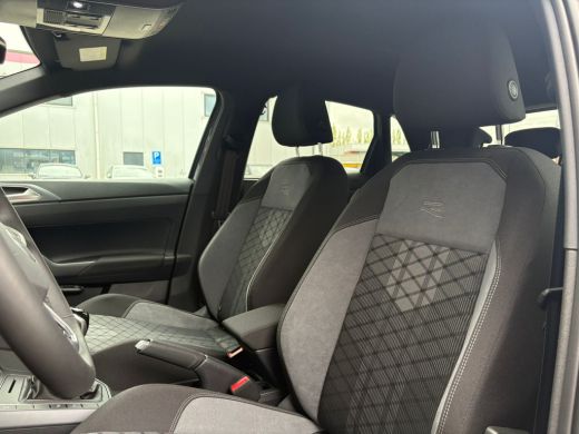Volkswagen Polo R-Line Edition | 'App-Connect' draadloze smartphone integratie | Achterlichten LED | Afstandscont... ActivLease financial lease