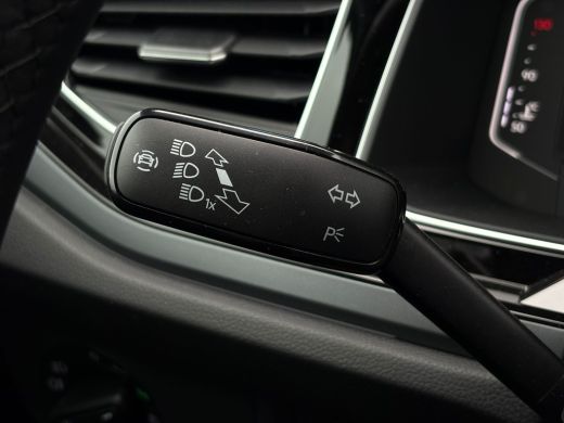 Volkswagen Polo R-Line Edition | 'App-Connect' draadloze smartphone integratie | Achterlichten LED | Afstandscont... ActivLease financial lease