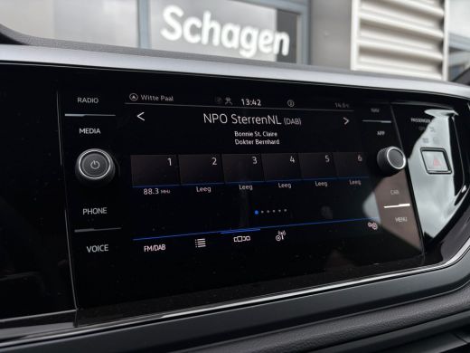 Volkswagen Polo R-Line Edition | 'App-Connect' draadloze smartphone integratie | Achterlichten LED | Afstandscont... ActivLease financial lease