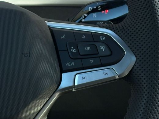 Volkswagen Tayron R-Line Edition | 'App-Connect' draadloze smartphone integratie | Automatische afstandsregeling (A... ActivLease financial lease