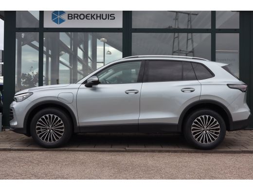 Volkswagen Tiguan Life Edition - eHybrid | 'App-Connect' draadloze smartphone integratie | Achteruitrijcamera (Rear... ActivLease financial lease