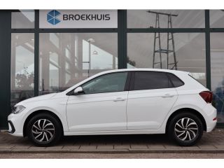 Volkswagen Polo Life Edition 95PK Inclusief &euro;2000,- inruilvoordeel | 'App-Connect' smartphone integratie | Achter...