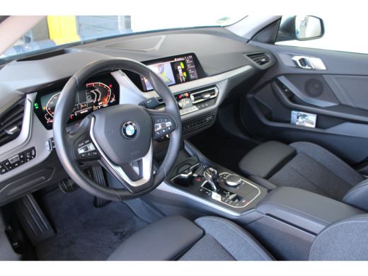 BMW 2 Serie Gran Coup&eacute; 218i High Executive |Schuif-kanteldak | Achteruitrijcamera | Trekhaak | Keyless start ... ActivLease financial lease