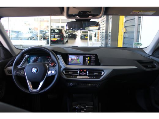 BMW 2 Serie Gran Coup&eacute; 218i High Executive |Schuif-kanteldak | Achteruitrijcamera | Trekhaak | Keyless start ... ActivLease financial lease