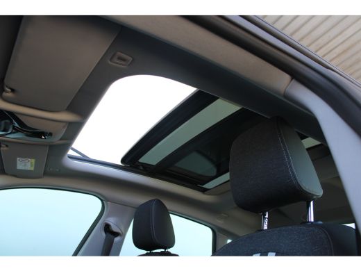 BMW 2 Serie Gran Coup&eacute; 218i High Executive |Schuif-kanteldak | Achteruitrijcamera | Trekhaak | Keyless start ... ActivLease financial lease