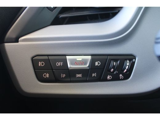 BMW 2 Serie Gran Coup&eacute; 218i High Executive |Schuif-kanteldak | Achteruitrijcamera | Trekhaak | Keyless start ... ActivLease financial lease