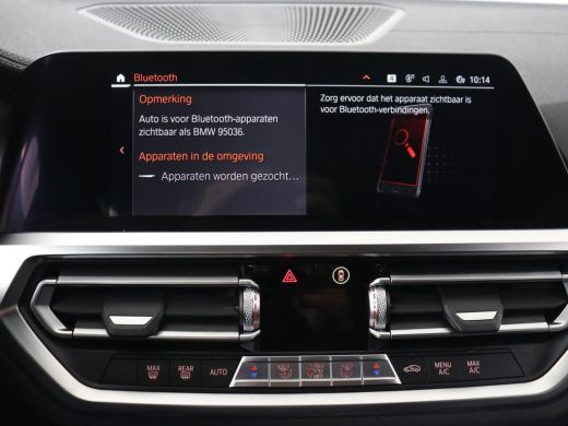 BMW 3 Serie 318i Luxury Line | Sportstoelen | Leder | Carplay | Live Cockpit | Sfeerverlichting | Trekhaak | ... ActivLease financial lease