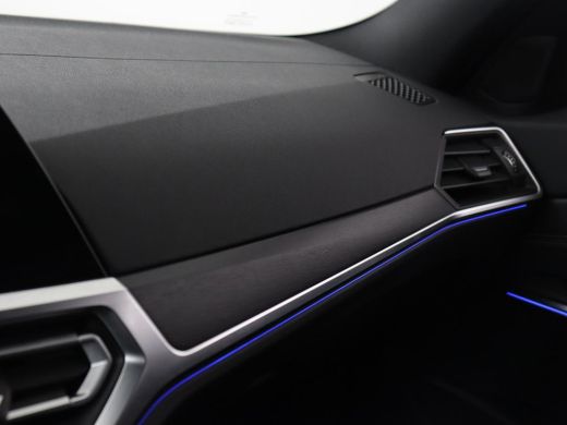 BMW 3 Serie 318i Luxury Line | Sportstoelen | Leder | Carplay | Live Cockpit | Sfeerverlichting | Trekhaak | ... ActivLease financial lease