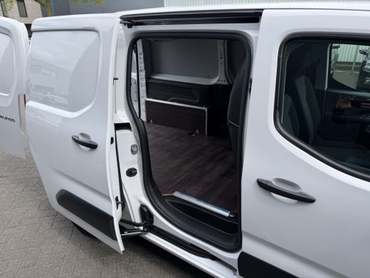 Citroën &euml;-Berlingo 136 L2 50 kWh (Camera - Parkeersensoren V+A - Laadruimte betimmering - Navigatie - Apple Carplay ... ActivLease financial lease