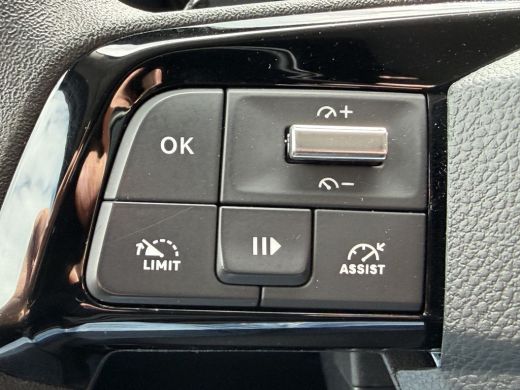 Citroën &euml;-Berlingo 136 L2 50 kWh (Camera - Parkeersensoren V+A - Laadruimte betimmering - Navigatie - Apple Carplay ... ActivLease financial lease