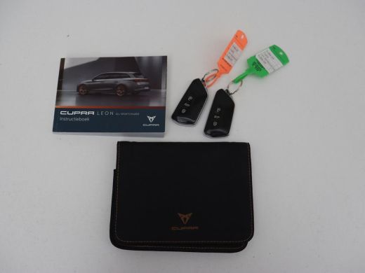 CUPRA Leon 1.4 e-Hybrid VZ Business | 245pk | SOH 92% | Trekhaak | Carplay | Adaptive cruise | Sportstoelen ... ActivLease financial lease