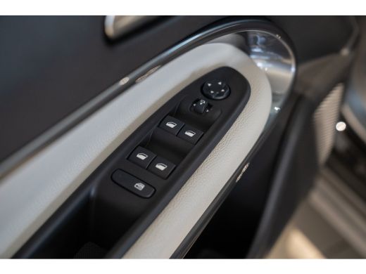 Fiat 600 1.2 Hybrid 145PK La Prima | 8 Jaar Garantie | Climate Controle | Apple Carplay & Android Auto | C... ActivLease financial lease