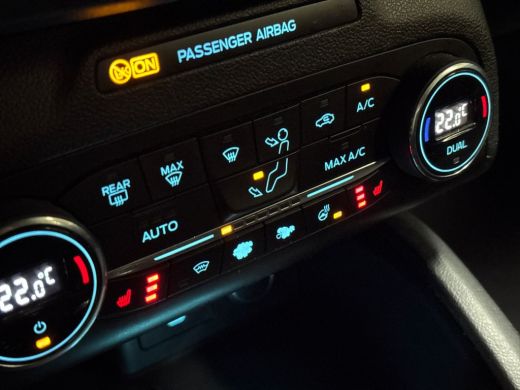 Ford Focus 1.0 EcoBoost ST Line (APPLE CARPLAY, GROOT NAVI, CLIMATE, STUUR/STOELVERWARMING, KEYLESS, SPORTST... ActivLease financial lease