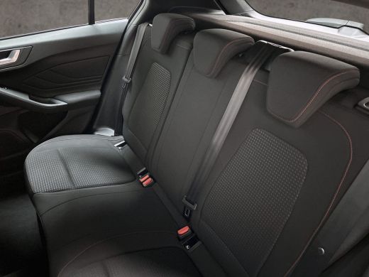 Ford Focus 1.0 EcoBoost ST Line (APPLE CARPLAY, GROOT NAVI, CLIMATE, STUUR/STOELVERWARMING, KEYLESS, SPORTST... ActivLease financial lease