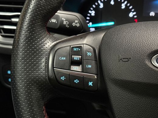 Ford Focus 1.0 EcoBoost ST Line (APPLE CARPLAY, GROOT NAVI, CLIMATE, STUUR/STOELVERWARMING, KEYLESS, SPORTST... ActivLease financial lease