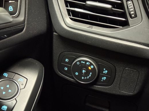 Ford Focus 1.0 EcoBoost ST Line (APPLE CARPLAY, GROOT NAVI, CLIMATE, STUUR/STOELVERWARMING, KEYLESS, SPORTST... ActivLease financial lease