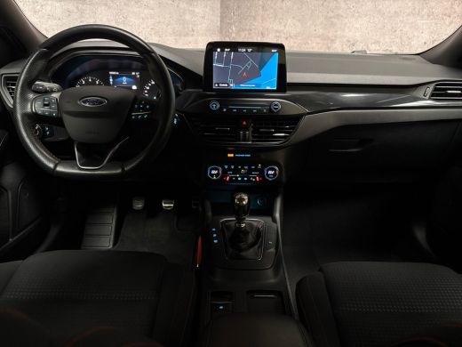 Ford Focus 1.0 EcoBoost ST Line (APPLE CARPLAY, GROOT NAVI, CLIMATE, STUUR/STOELVERWARMING, KEYLESS, SPORTST... ActivLease financial lease