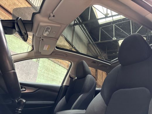 Nissan QASHQAI 1.2 N-Connecta (PANORAMADAK, NAVIGATIE, 360 CAMERA, GETINT GLAS, KEYLESS, SPORTSTOELEN, CRUISE, P... ActivLease financial lease