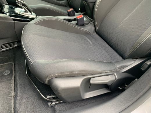 Opel Corsa-e Elegance 50 kWh Airco | Camera | Cruise Control | DAB | Keyless | LED | LMV 16" | Navi | Stoel-st... ActivLease financial lease