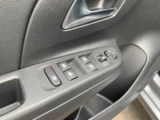 Opel Corsa-e Elegance 50 kWh Airco | Camera | Cruise Control | DAB | Keyless | LED | LMV 16" | Navi | Stoel-st... ActivLease financial lease