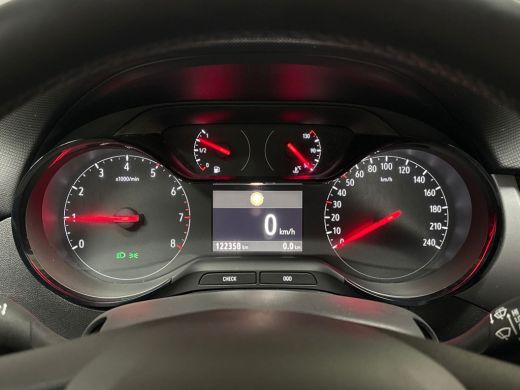 Opel Crossland X X 1.2 Turbo Sport (APPLE CARPLAY, GROOT NAVI, STUUR/STOELVERWARMING, GETINT GLAS, SPORTSTOELEN, L... ActivLease financial lease