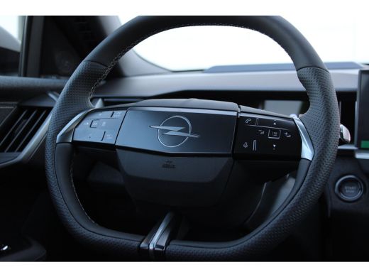 Opel Grandland 1.6 Turbo Plug-in-Hybrid Ultimate / Trekhaak / LEDER / Navigatie / 360 Camera / Panoramadak / Par... ActivLease financial lease
